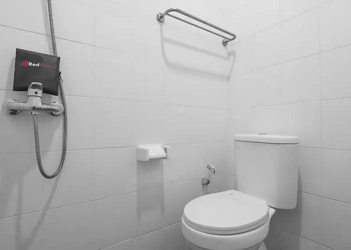 RedDoorz near ITC Mangga Dua Hotel Jakarta